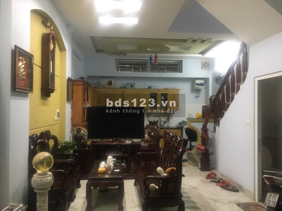 Bán nhà TT Cầu Giấy,gần các trường ĐH, DT 53m, 4T, MT 4,8m chỉ 4,8 Tỷ