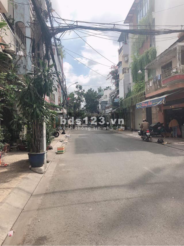 Kẹt tiền bán gấp nhà HXH Nguyễn Sơn, 30m2, mới đẹp đầy đủ công năng, chỉ 3,35 tỷ TL