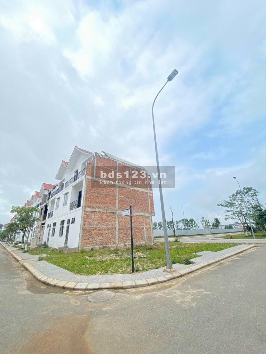 CĂN GÓC 3 MẶT TIỀN KHU B ROYAL PARK VỊ TRÍ VÀNG ĐỐI DIỆN CHUNG CƯ CAO CẤP SAKURA SẮP XÂY