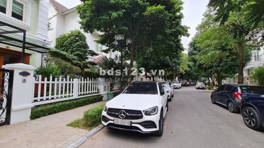 Bán biệt thự Dương Nội 170m2 x 3 tầng, MT 11m, ô tô, tặng nội thất
