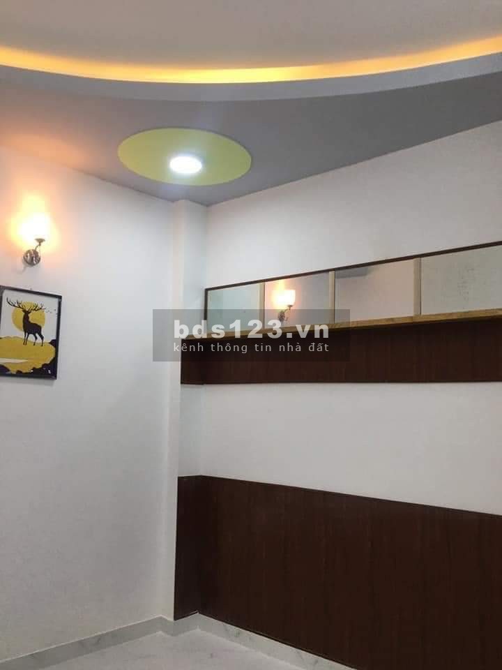 Nhà hẻm ôtô tránh, Tân Kỳ Tân Quý gần ĐH Công Nghệ TP. 4,9 tỷ