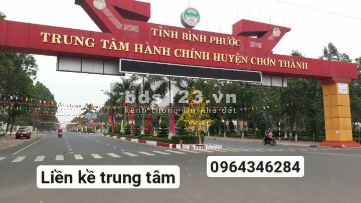 Cần bán 2 miếng đất liền kề nằm trên nhánh đường lớn gần ủy ban, chợ giá 800 triệu