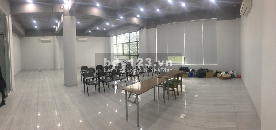 Cho thuê văn phòng đẹp mới nhất quận Đống Đa 2021 view Hồ Hoàng Cầu. LH.0866683628