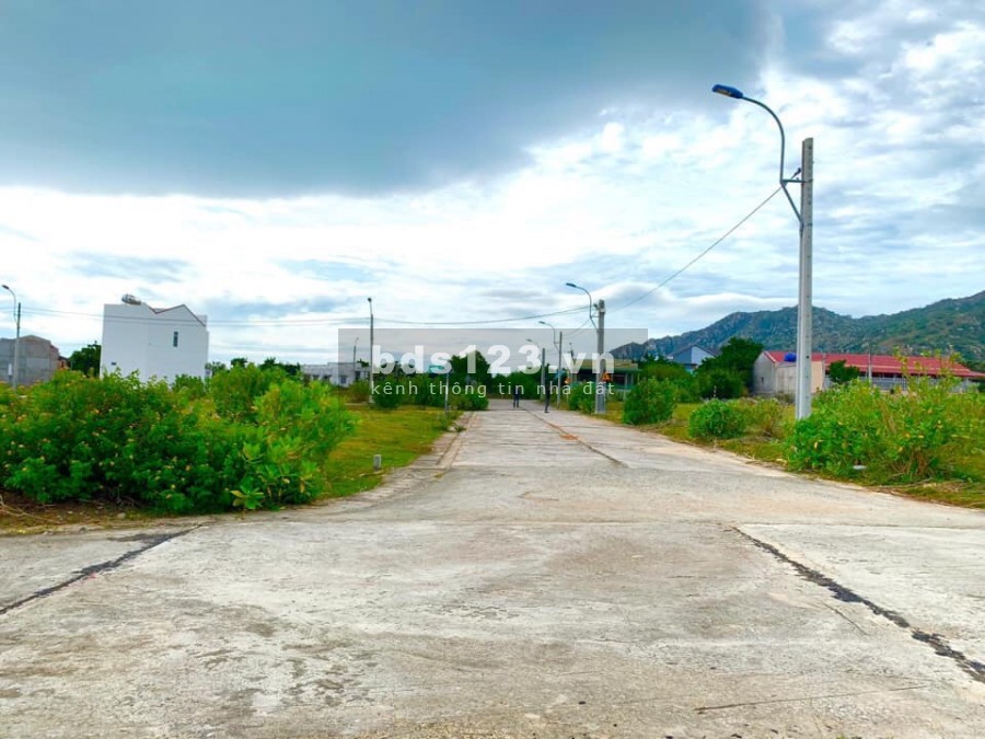 Suất nội bộ mặt tiền quốc lộ 1a - KDC cầu quằn- Ninh Thuận