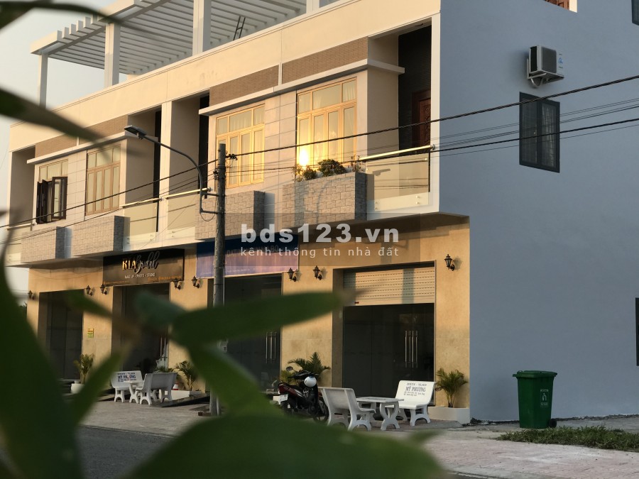 Đất chợ ven biển tiện ích đầy đủ