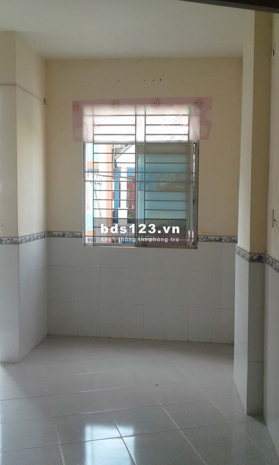 Cho thuê Phòng trọ có gác, máy lạnh, ban công, tầng trệt