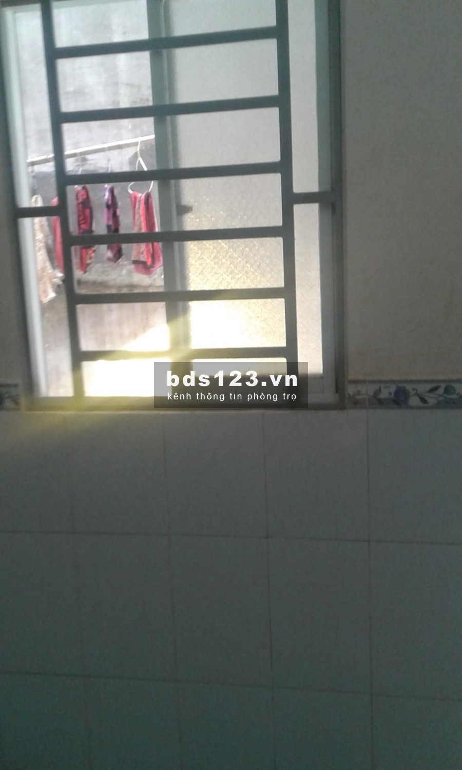 Cho thuê Phòng trọ có gác, máy lạnh, ban công, tầng trệt