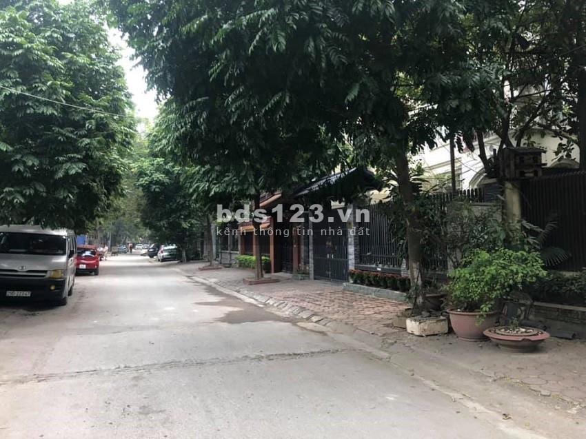 Bán biệt thự Văn Quán. Vỉa hè, ô tô, KD. 195m2 4T MT10m 19 tỷ