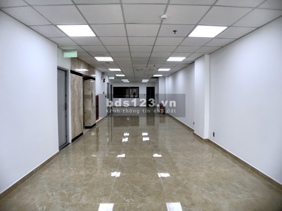 Mặt bằng kinh doanh cho thuê đường Nguyễn Thị Minh Khai, giá 267 nghìn/m2/tháng.