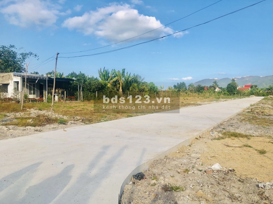 Vì dịch covid nên em cần bán 02 lô đất gia đình để lại Xã Suối Tiên