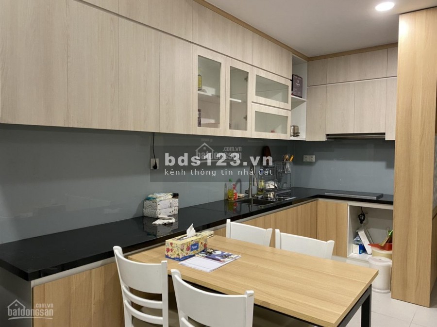 Nhượng lại căn hộ rộng 70m2, 2 PN, đủ đồ dùng vào ở ngay, cc Masteri M-One, cho thuê giá 14 triệu/tháng