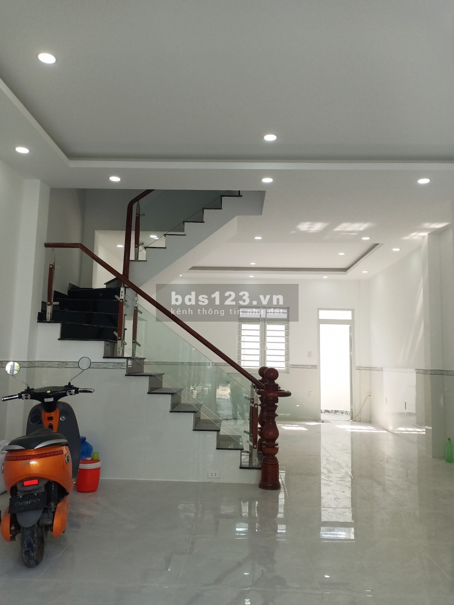 Nhà phố 100m2, đúc thật , shr nhận nhà trả trước chỉ 700tr