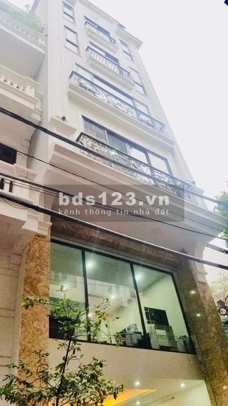 Tôi cần bán gấp nhà 8 tầng phố Hoàng Cầu giá 18 tỷ.