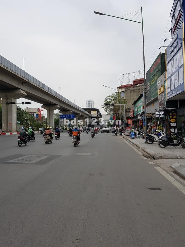 Bán gấp nhà MP Nguyễn Trãi 70m2 x 2 tầng, MT 4m. Giá 10,5 tỷ.