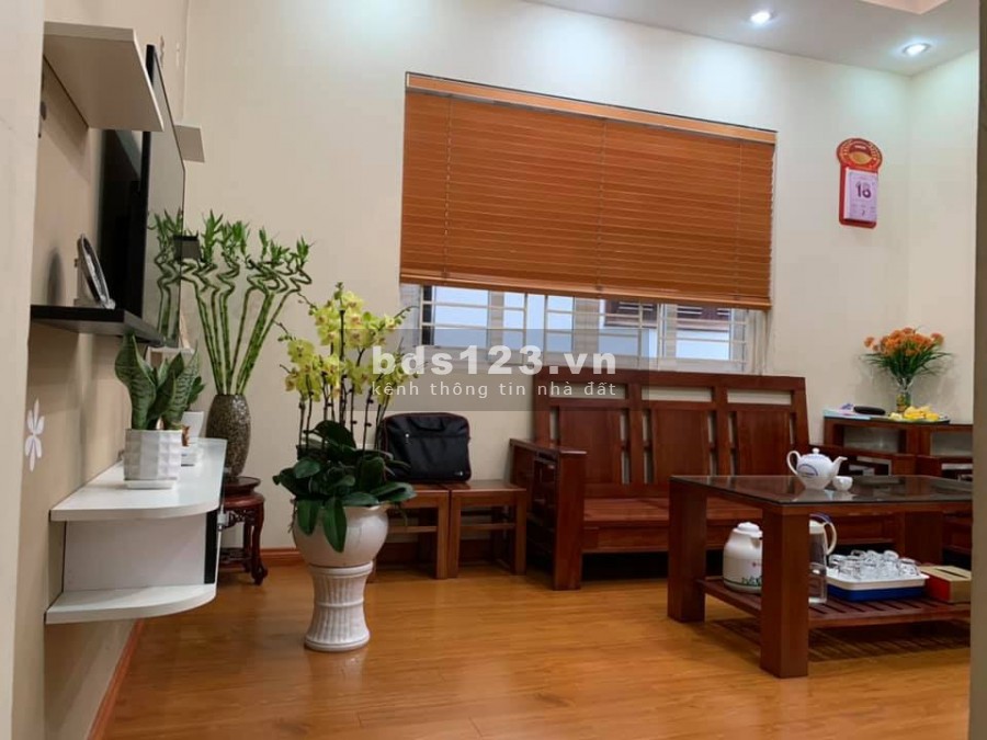 Gia đình mình đang cần tiền muốn bán nhanh nhà trong ngõ tại Hà Nội