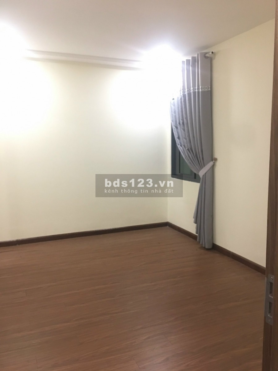 Chính chủ bán căn 2PN ban công Đông Nam chung cư Eco Green, diện tích 67m2, giá 2 tỷ, có sổ