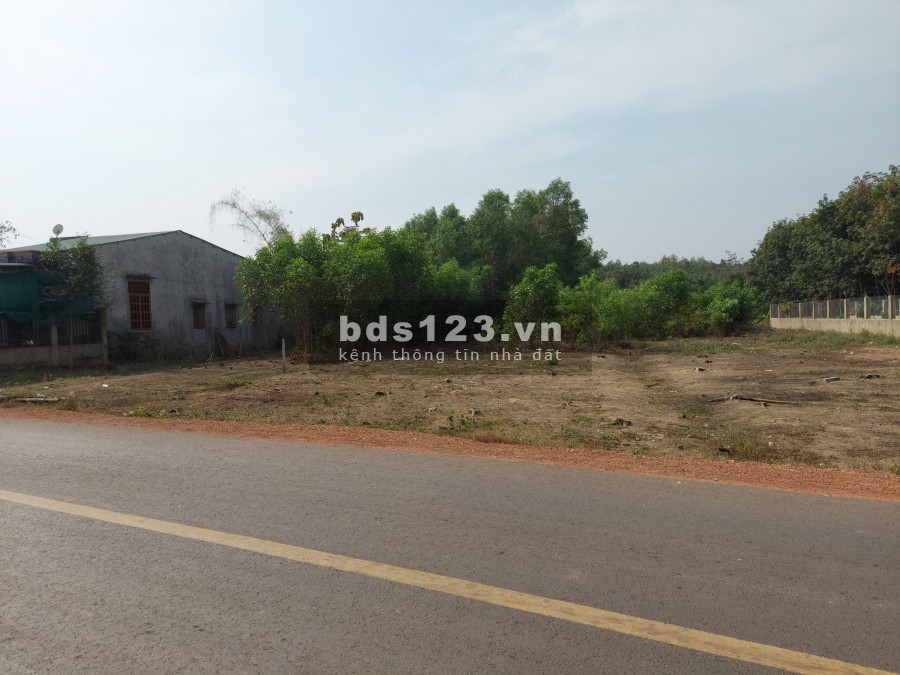 Bán đất gần kcn becamex sát DT753 1000m2 giá 300tr