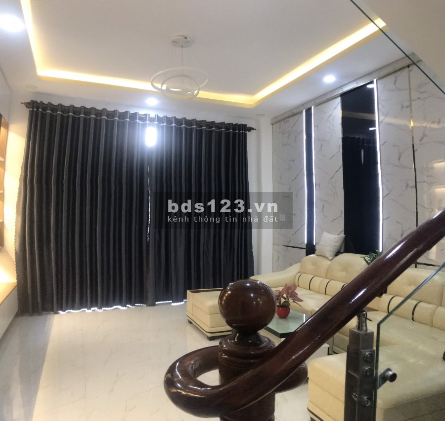 Bán nhà full nội thất cao cấp, sổ hồng riêng, bao phí sang tên