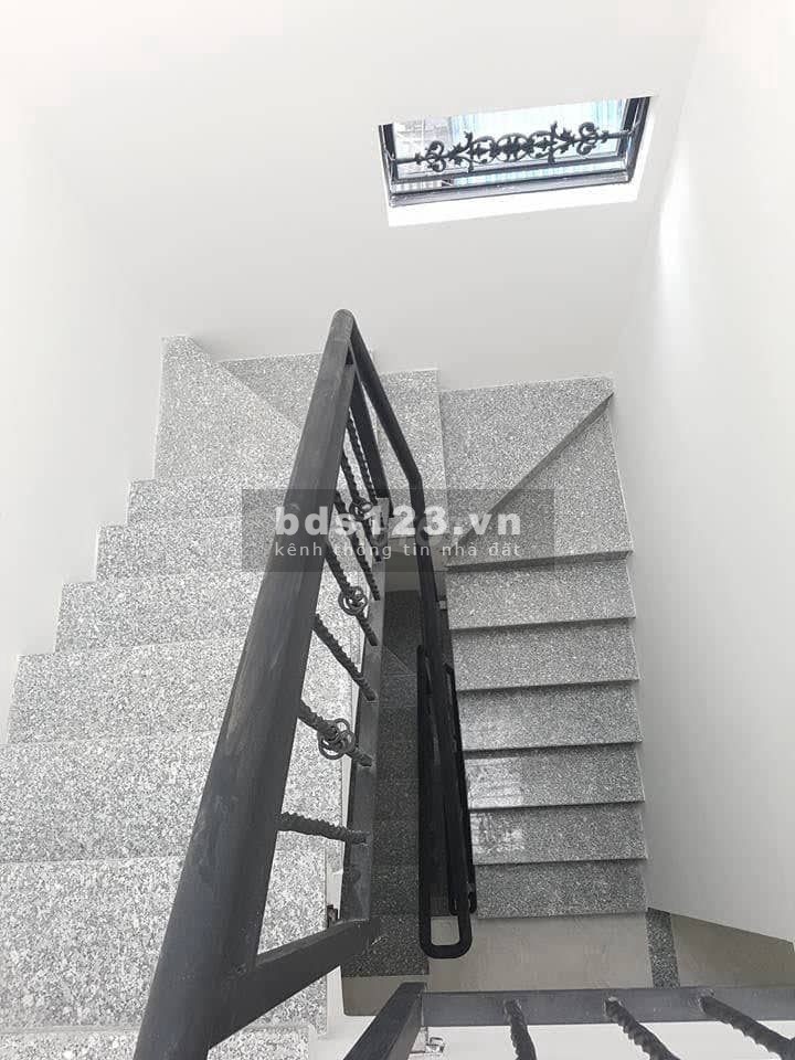 CHO THUÊ NHÀ LÀM CHDV Đ HỒ THỊ KỶ Q10 10PN