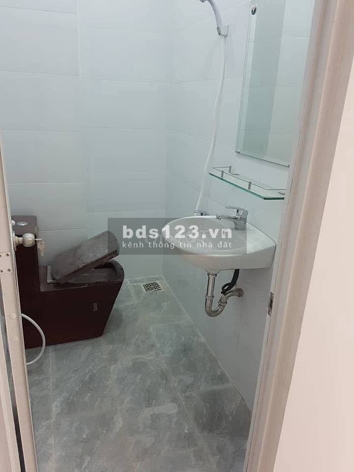 CHO THUÊ NHÀ LÀM CHDV Đ HỒ THỊ KỶ Q10 10PN