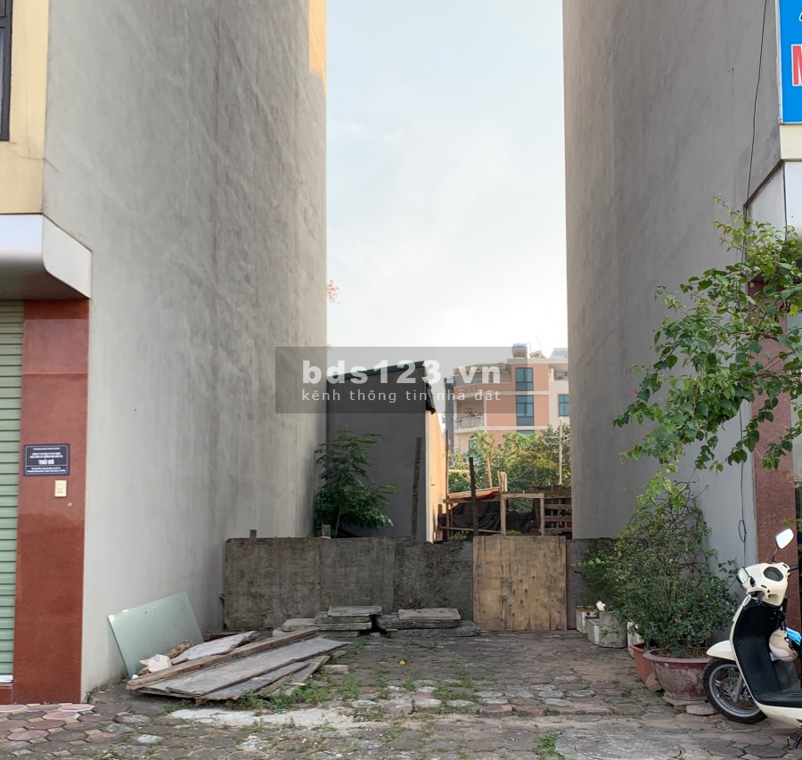 Siêu phầm 40m2 TĐC Giang Biên, mặt đường to, view thoáng, kinh doanh được.