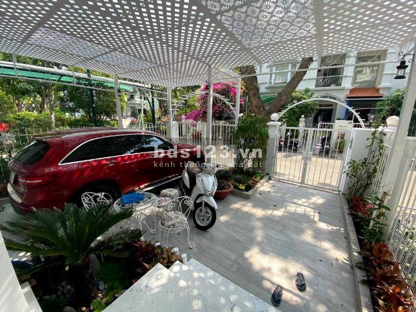 Cần cho thuê biệt thự Mỹ Phú 3 - Phú Mỹ Hưng Q7.