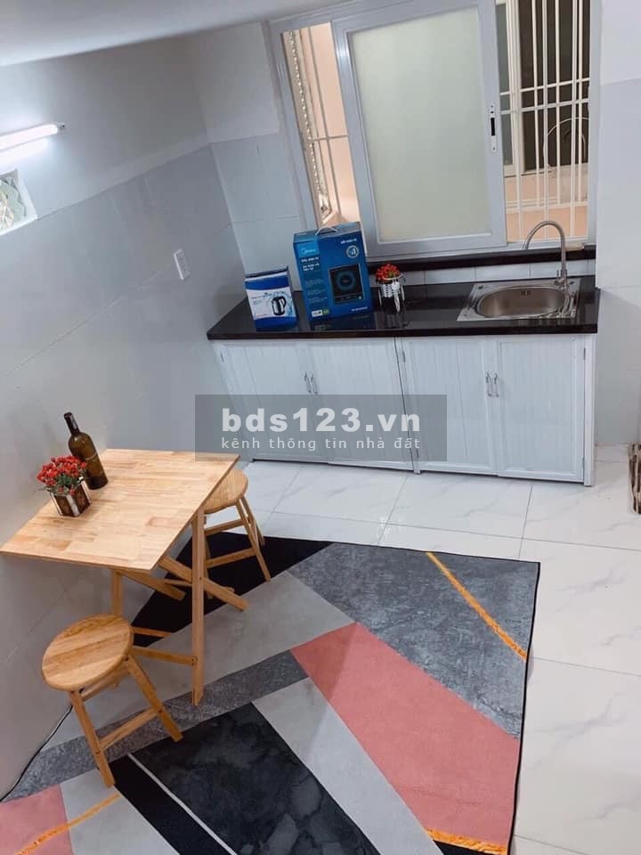 Tìm bạn nữ ở ghép trong nhà. Phòng có toilet riêng. Có thể nấu ăn. Có điều hòa, nước nóng lạnh