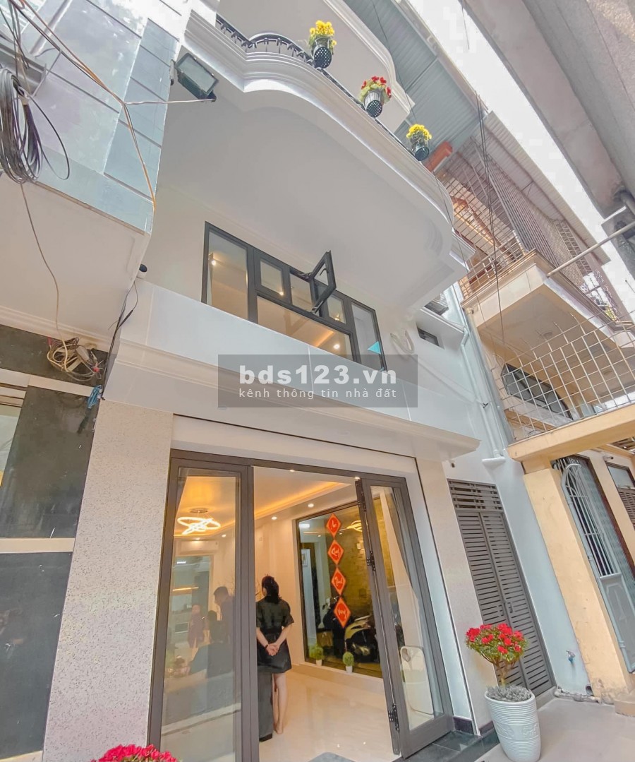 Bán nhà khu vực Hồ Ba Mẫu, 60m, 6 tầng thang máy, oto đõ cửa 30m.