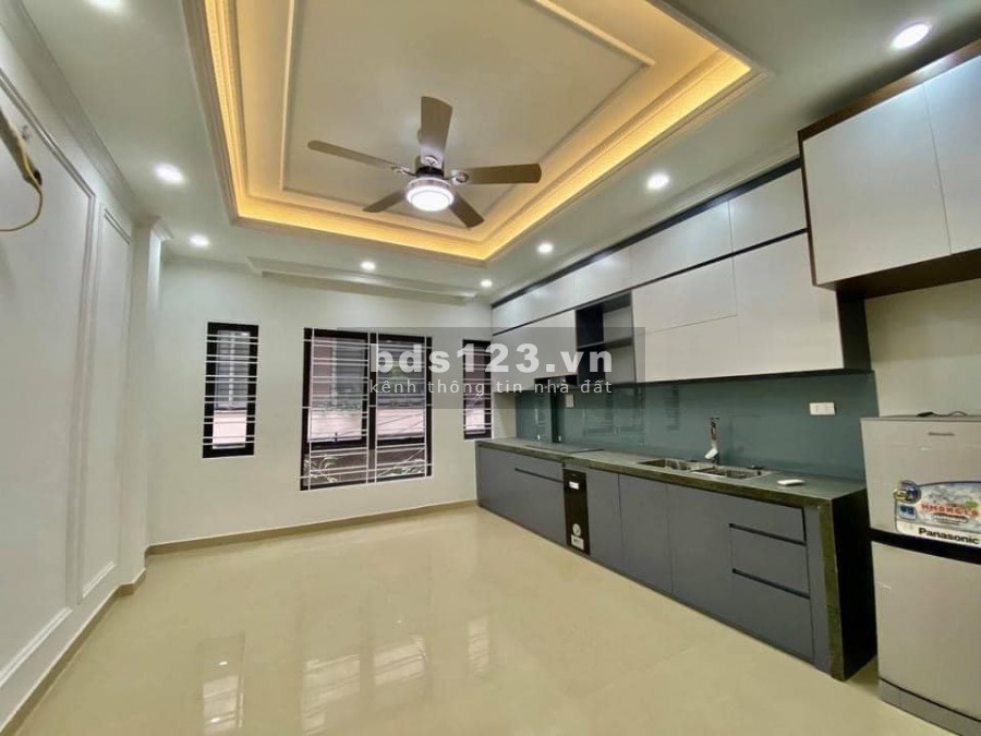 Nhỉnh 6 tỷ. Phùng Chí Kiên, Cầu Giấy. Sổ đỏ phân lô, ô tô đỗ cửa, 55m2x5 tầng. LH: 0846 282 986.