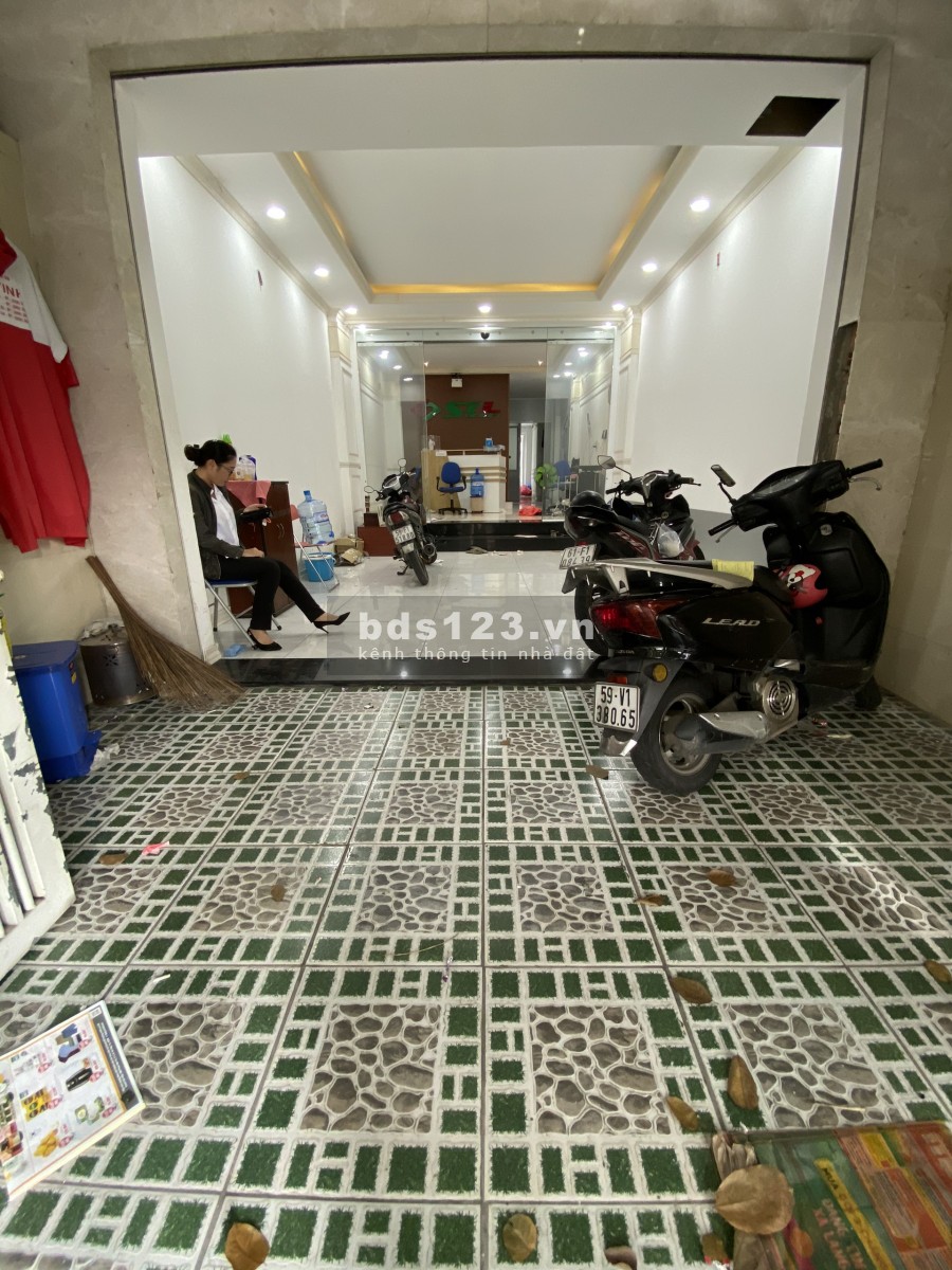 Nhà MT Nguyễn Bỉnh Khiêm 4.5x25 Trệt 3Lầu 6P 5WC Giá 34Tr/th