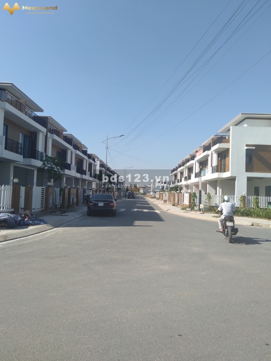Chính chủ bán gấp đất ở đô thi Tại Tổ 12 Thạch Bàn, 56m2, mặt tiền 4m, ô tô đổ cửa 2,3 tỷ