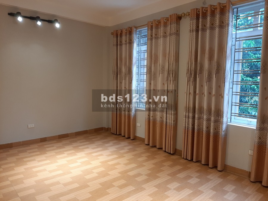 Bán nhà phố Thúy Lĩnh, SĐCC, 30mx5T, 6PN, 1PK, 3 Bếp, 2 sân, 4 WC, xây hiện đại, kiên cố