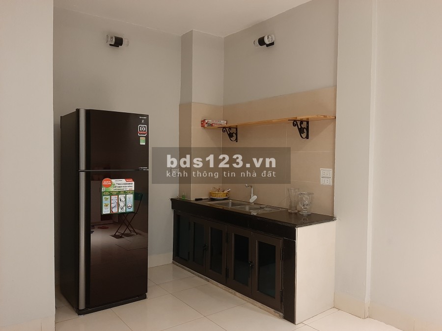 Bán nhà phố Thúy Lĩnh, SĐCC, 30mx5T, 6PN, 1PK, 3 Bếp, 2 sân, 4 WC, xây hiện đại, kiên cố