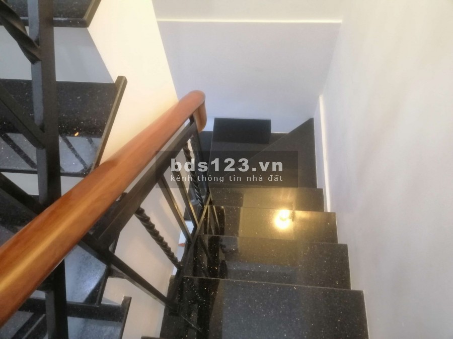 Nhà mới đẹp ở ngay, Quận 10, 26 m2, 4 tầng chỉ có 3 tỷ 7