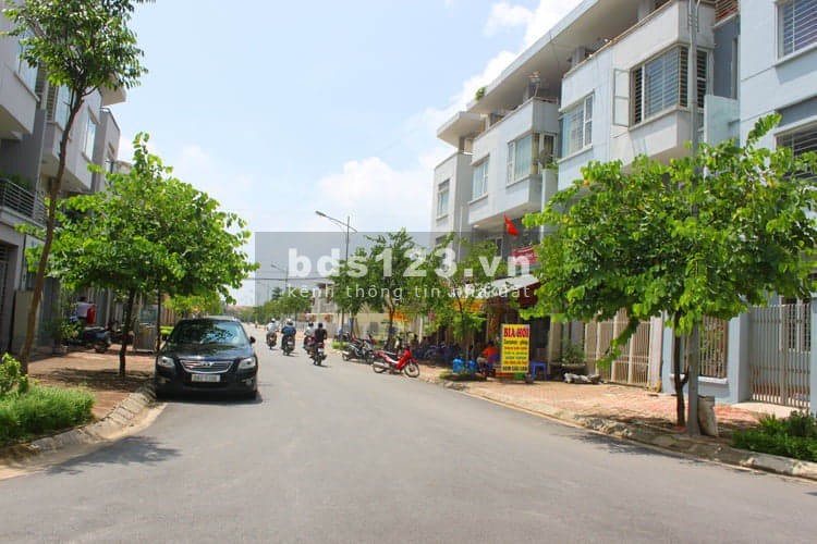 LIỀN KỀ KĐT VĂN PHÚ HÀ ĐÔNG 77M*5 TẦNG MT4.5 GIÁ 5.7 TỶ. LH 0329112116
