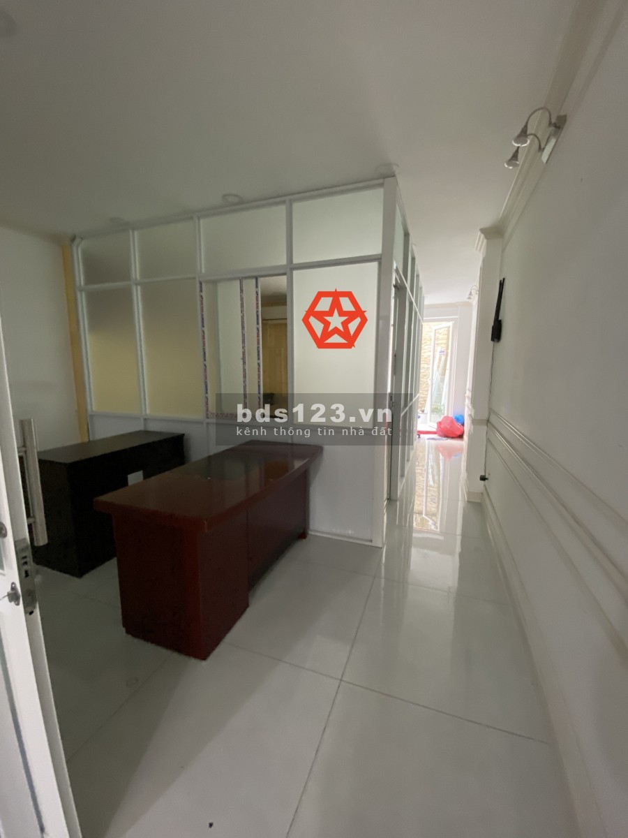 MT Nguyễn Bỉnh Khiêm 4.5x25m Trệt, 3lầu, 7p, 6wc. 33tr/th.