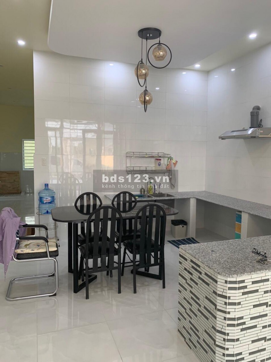 Bán nhà khu dân cư Hòa Thuận lộ giới 5m