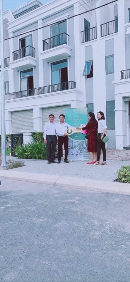 Bán nhà phố mặt tiền ql13, Bàu Bàng