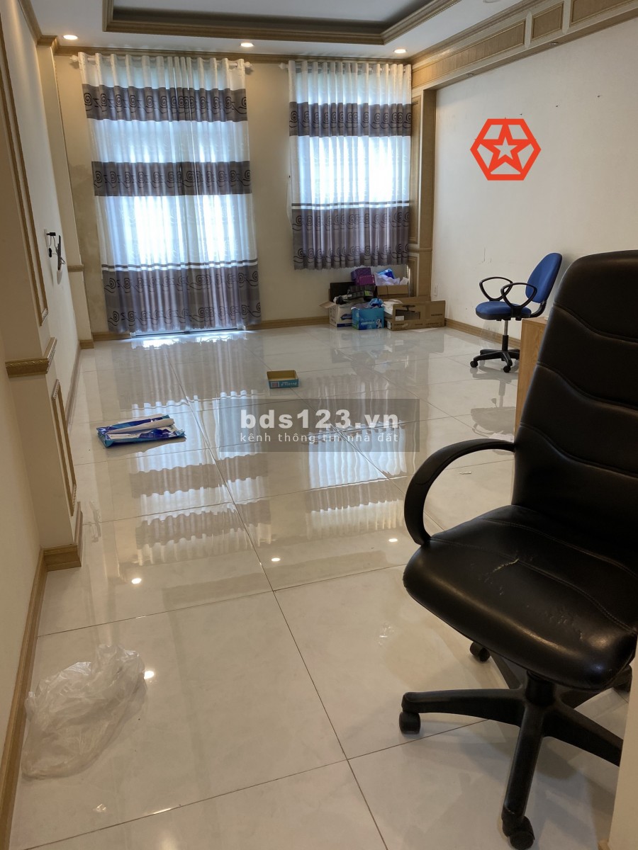 MT Nguyễn Bỉnh Khiêm 4.5x25m Trệt, 3lầu, 7p, 6wc. 33tr/th.