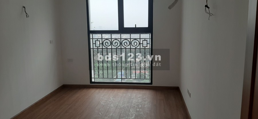 Bán gấp căn hộ 2 ngủ, 81m2 The Emerald CT8 Mỹ Đình, giá 2.6 tỷ, LH: 0967839010