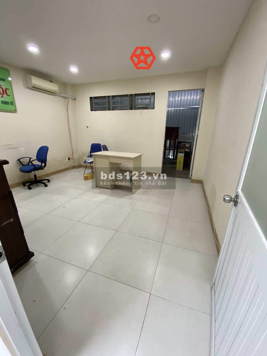 MT Nguyễn Bỉnh Khiêm 4.5x25m Trệt, 3lầu, 7p, 6wc. 33tr/th.