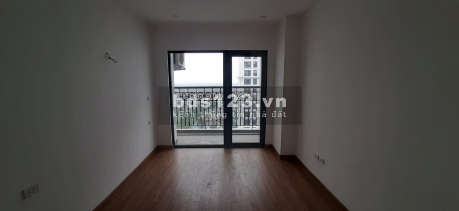 Bán gấp căn hộ 2 ngủ, 81m2 The Emerald CT8 Mỹ Đình, giá 2.6 tỷ, LH: 0967839010