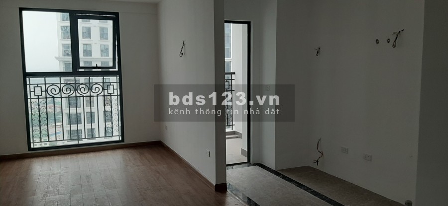 Bán gấp căn hộ 2 ngủ, 81m2 The Emerald CT8 Mỹ Đình, giá 2.6 tỷ, LH: 0967839010