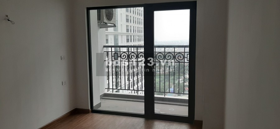 Bán gấp căn hộ 2 ngủ, 81m2 The Emerald CT8 Mỹ Đình, giá 2.6 tỷ, LH: 0967839010
