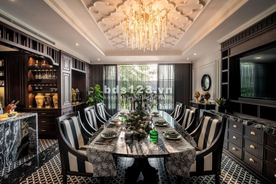Bán gấp nhà Phố Phan Chu Trinh giá 11 tỷ, 70mx5T đẹp, KD tốt