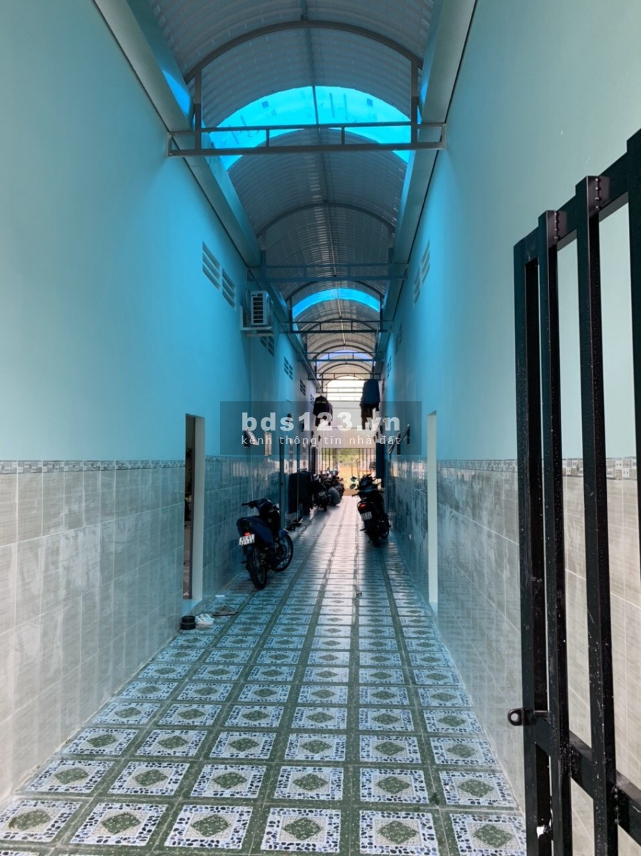 Cần sang lại nhà trọ Hoàng Sơn, 16 phòng 2 kiot, tại KCN Mỹ Phước 3 Bình Dương, sổ hồng riêng
