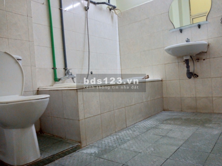 Nhà hướng đông, hẻm xe tải đường Thoại Ngọc Hầu , tiện ở và kinh doanh, khu ngã tư bốn xã, 13 triệu/tháng ( chính chủ cho thuê, miễn trung gian)