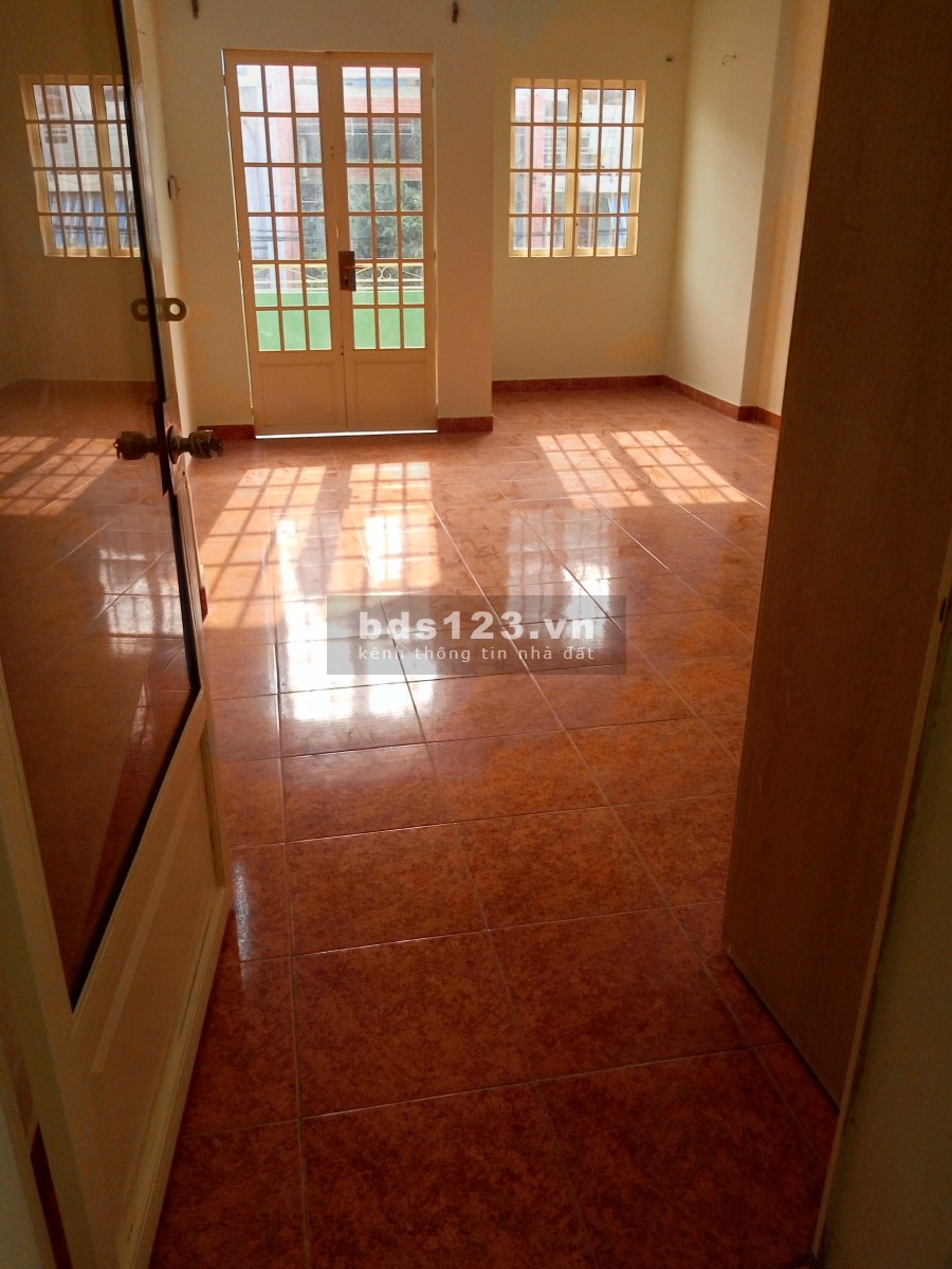 Nhà hướng đông, hẻm xe tải đường Thoại Ngọc Hầu , tiện ở và kinh doanh, khu ngã tư bốn xã, 13 triệu/tháng ( chính chủ cho thuê, miễn trung gian)
