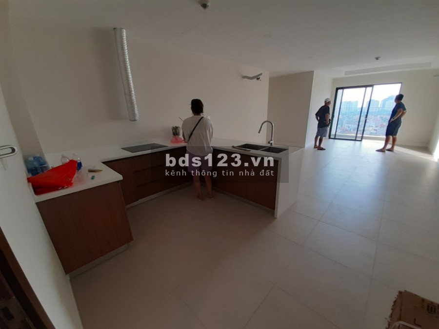 Bán căn hộ tháp Novo chung cư Cao cấp Kosmo Tây Hồ- ban công ĐN- 84m2.