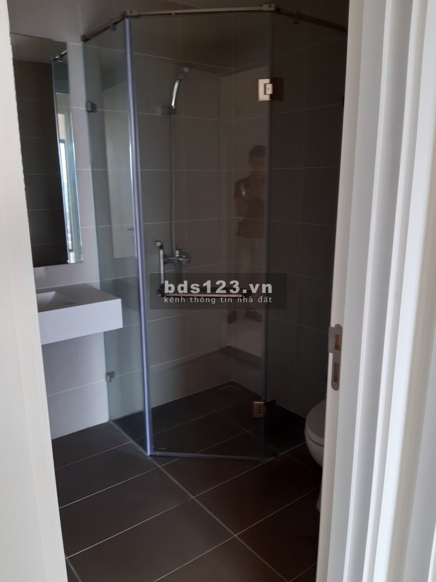 Bán căn hộ tháp Novo chung cư Cao cấp Kosmo Tây Hồ- ban công ĐN- 84m2.